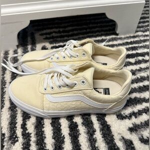 Super cushioned vans sneaker! Yellow. NWOT